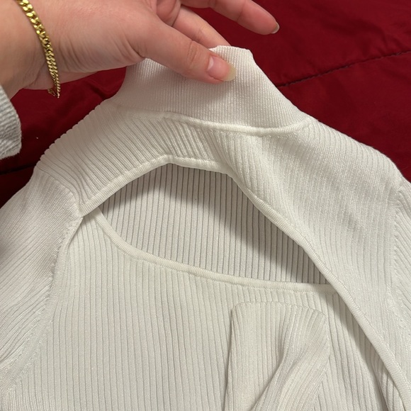 Babaton white top long sleeve - Picture 3 of 3